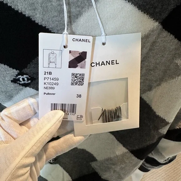 Chanel Argyle Pullover - Picture 5 of 13